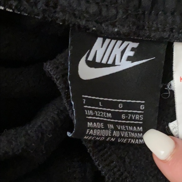 Kids Nike Black Sweatpants - Picture 2 of 3